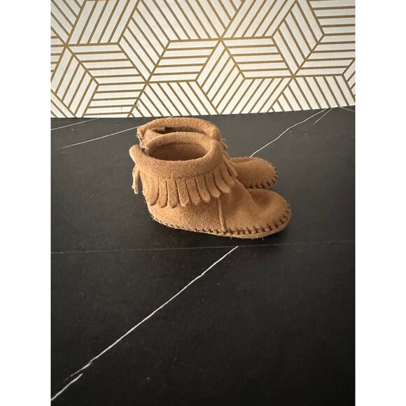 MINNETONKA Suede Leather Fringe Booties | Size 2 - Picture 2 of 4